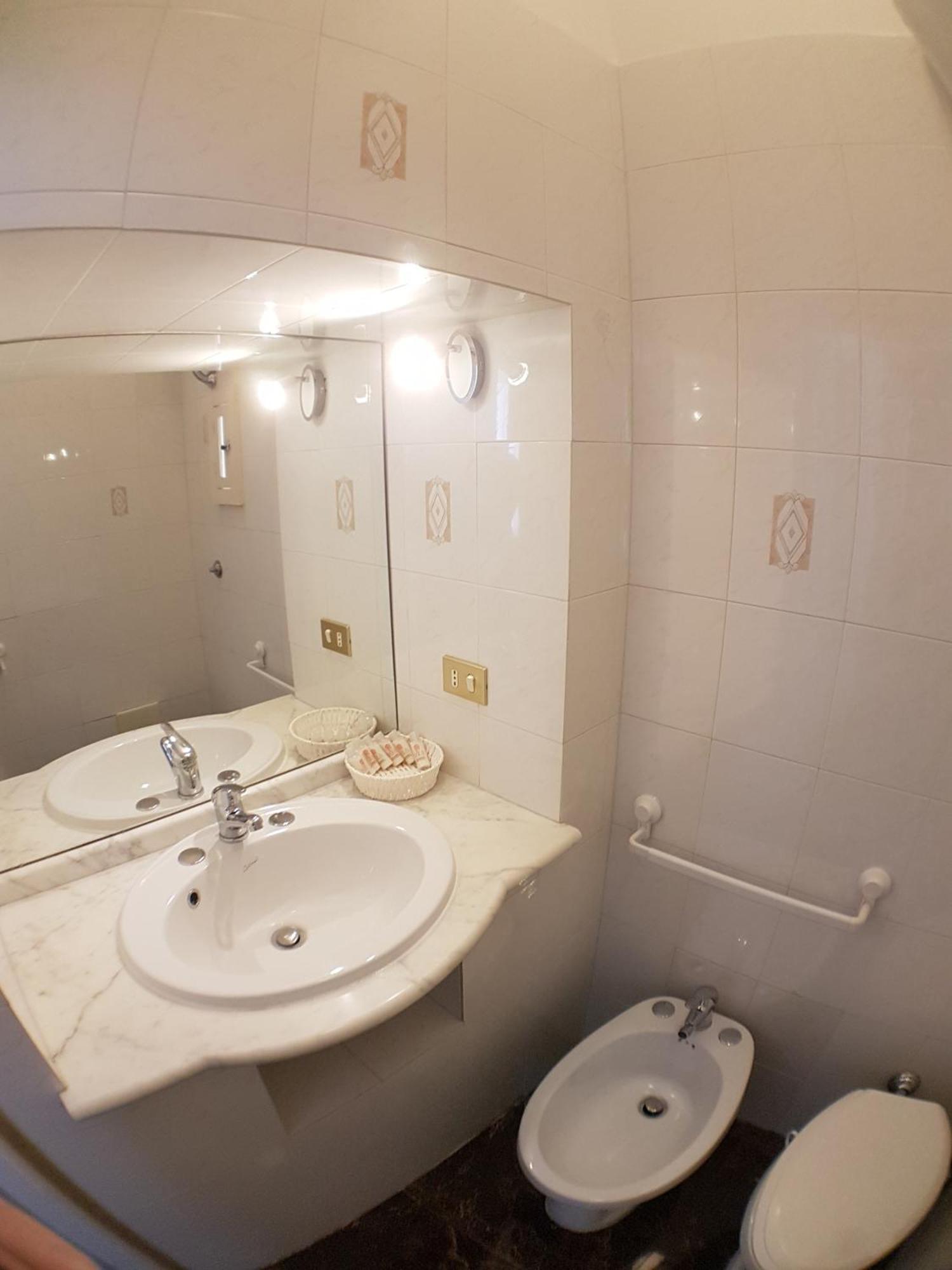 B&B Montebello Trani Eksteriør billede